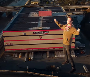 AI NeRF transforms image-to-3d giant beside building